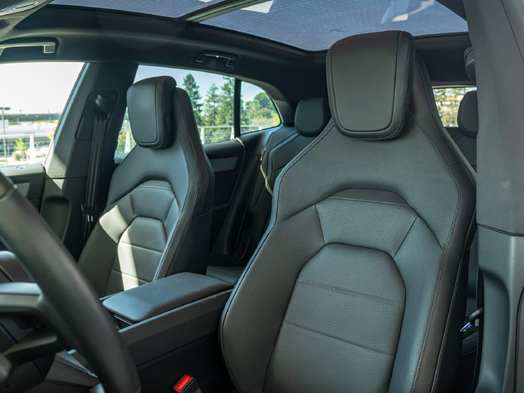 Certified 2026 Porsche Cayenne Electric AWD/4WD image 5