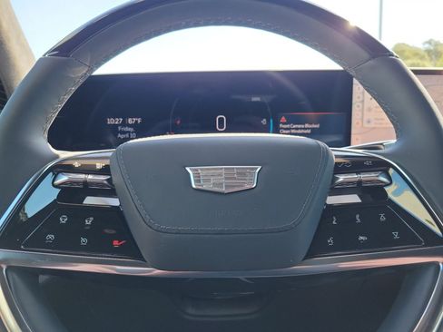 Certified 2026 Cadillac Vistiq Premium Luxury image 20