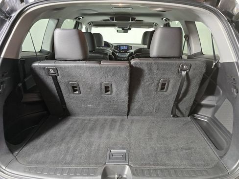 Used 2019 Honda Pilot Touring image 16