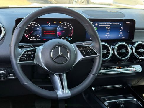 Used 2026 Mercedes-Benz GLB 250 image 35