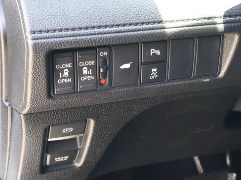 Used 2025 Honda Odyssey Elite image 24