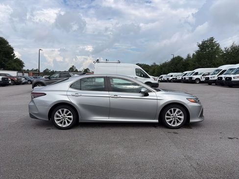 Used 2022 Toyota Camry LE FWD image 8