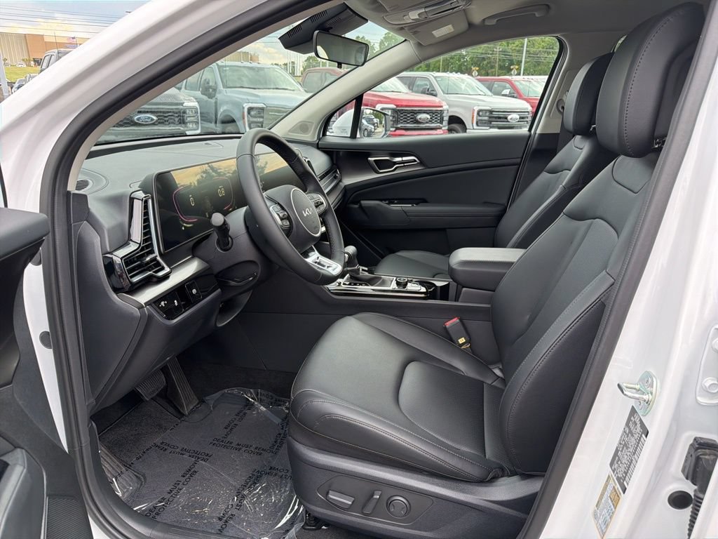 Used 2025 Kia Sportage EX FWD image 11