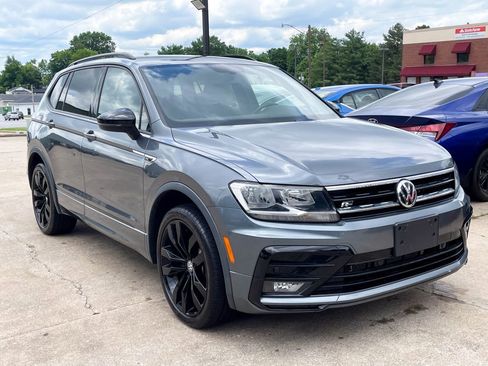 Used 2021 Volkswagen Tiguan SE R-Line image 2