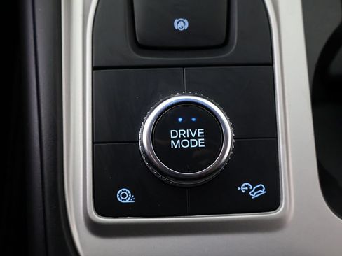 Used 2023 Ford Explorer XLT AWD/4WD image 52