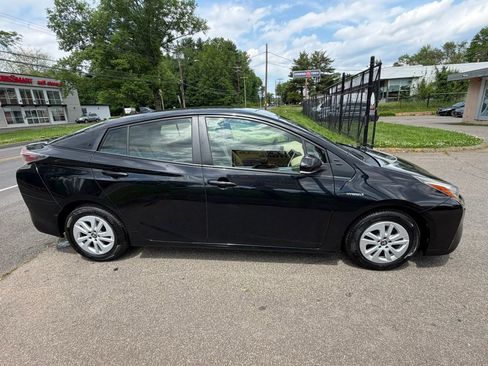 Used 2016 Toyota Prius Two FWD image 4