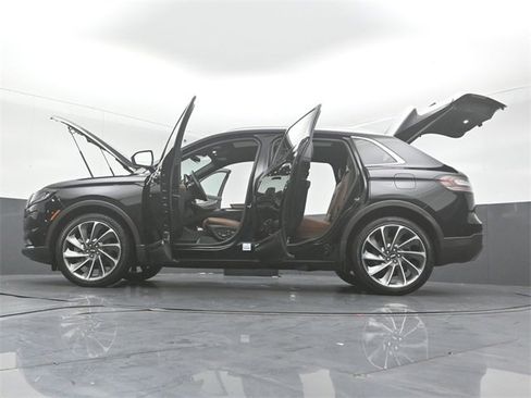 Certified 2023 Lincoln Nautilus Reserve w/ Equipment Group 202A image 58