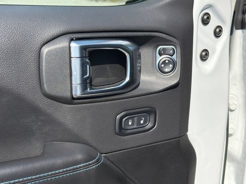 Used 2024 Jeep Wrangler High Altitude AWD/4WD image 21