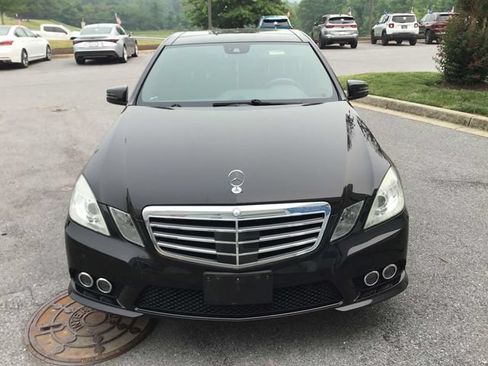 Used 2010 Mercedes-Benz E 550 4MATIC Sedan image 8