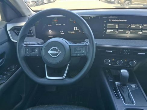 Used 2025 Nissan Kicks SV FWD image 9