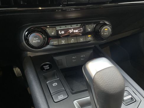 Used 2026 Nissan Kicks SV w/ SV Premium Package FWD image 25