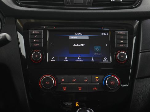Used 2020 Nissan Rogue S AWD/4WD image 17
