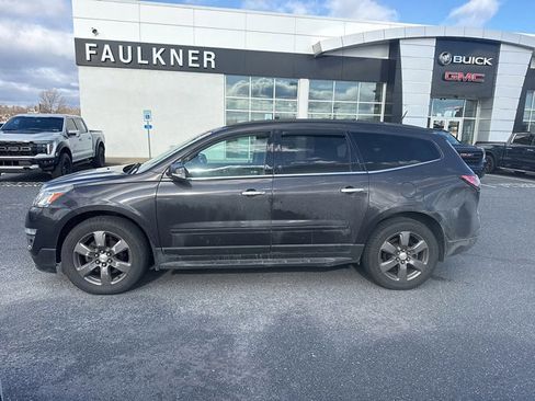 Used 2017 Chevrolet Traverse LT image 25