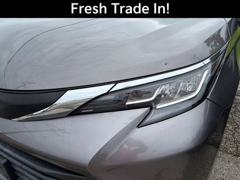 Used 2022 Toyota Sienna LE FWD image 4