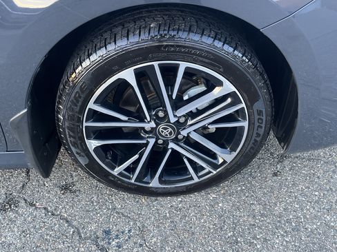 Used 2025 Toyota Camry XLE image 13