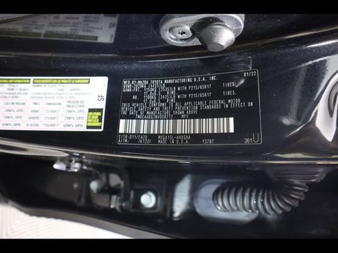 Used 2022 Toyota Corolla Cross LE AWD/4WD image 24