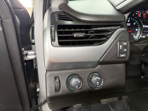 Used 2018 Chevrolet Suburban LT AWD/4WD image 19