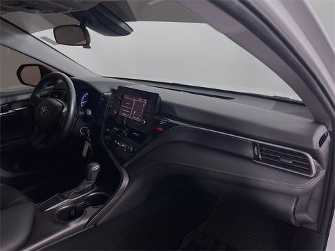 Used 2023 Toyota Camry SE image 28