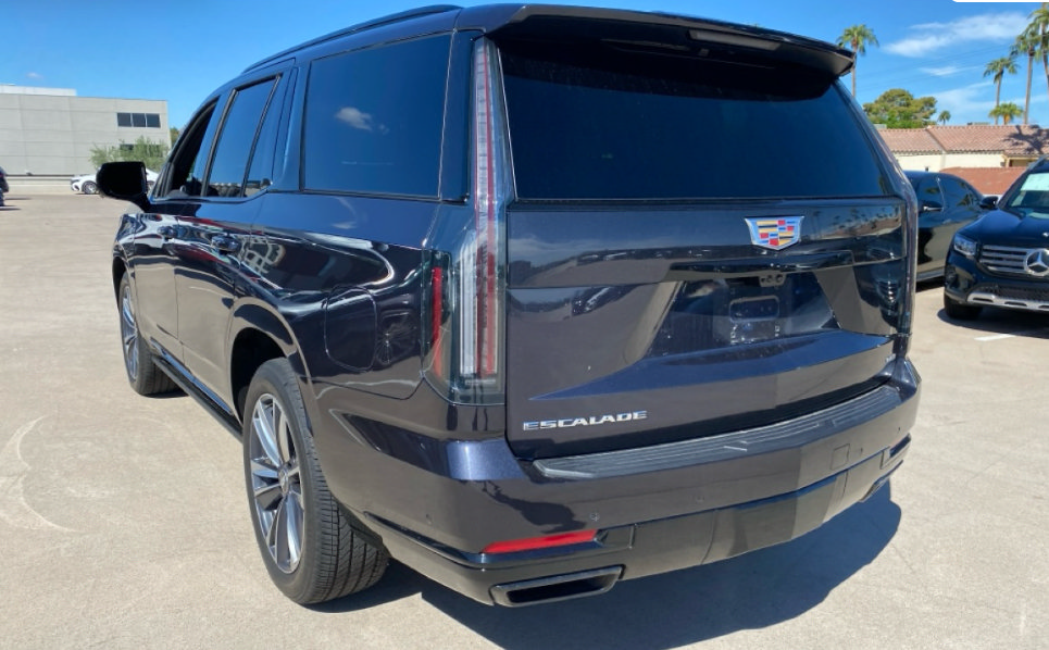 Used 2025 Cadillac Escalade Sport w/ Touring Package AWD/4WD image 4