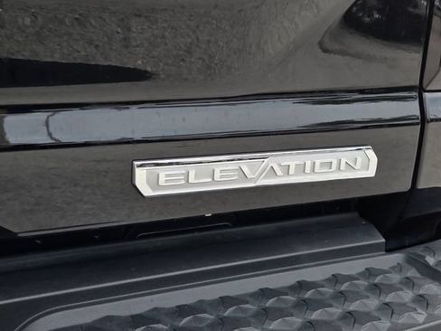Used 2023 GMC Canyon Elevation w/ Elevation Premium Package RWD image 11