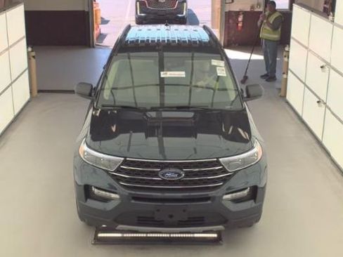 Used 2023 Ford Explorer XLT w/ Equipment Group 202A AWD/4WD image 2