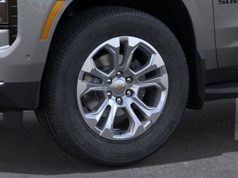 New 2026 Chevrolet Suburban LS image 9