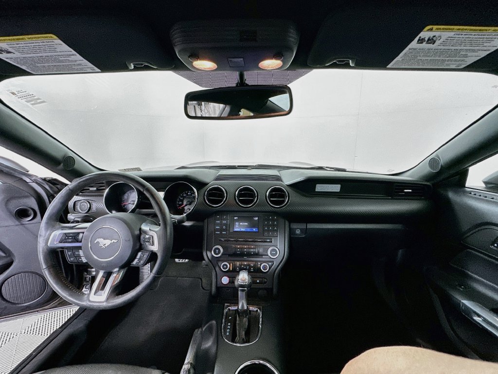 Used 2016 Ford Mustang Coupe RWD image 3