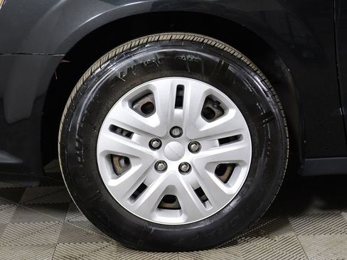 Used 2016 Dodge Grand Caravan American Value Package image 16