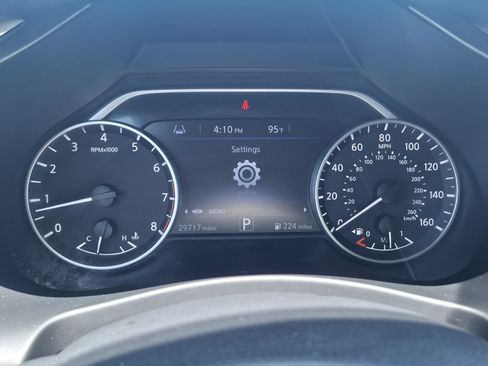 Used 2022 Nissan Murano SV FWD image 12