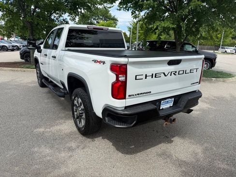 Used 2021 Chevrolet Silverado 2500 Custom w/ Custom Value Package AWD/4WD image 3