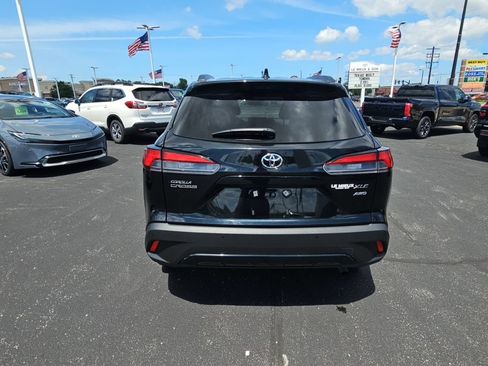 Used 2025 Toyota Corolla Cross XLE AWD/4WD image 4