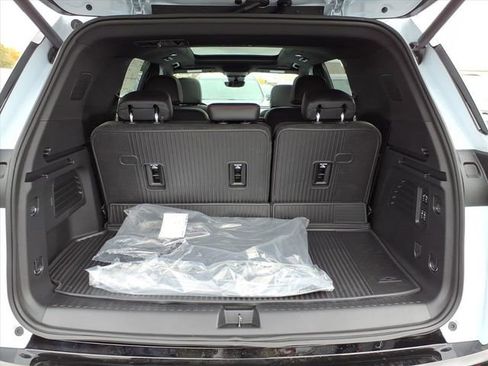 New 2026 Chevrolet Traverse RS w/ LPO, Floor Liner Package AWD/4WD image 4