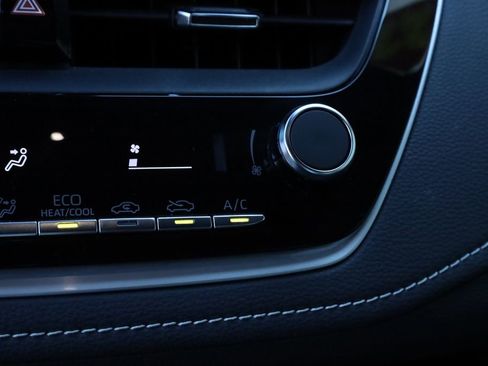 Used 2024 Toyota Corolla SE image 19