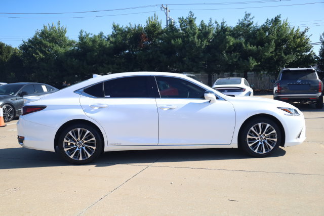 Used 2021 Lexus ES 300h w/ Premium Package FWD image 4