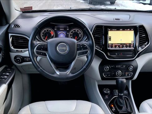 Used 2020 Jeep Cherokee Limited image 6