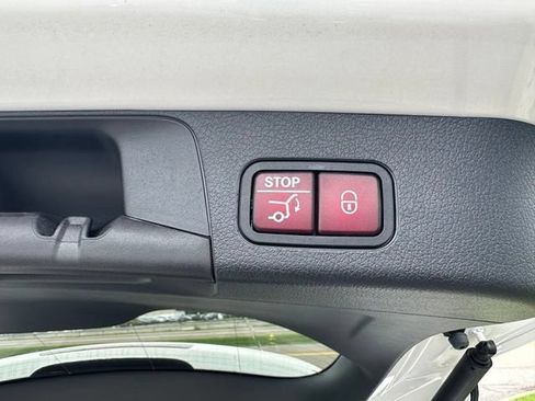 New 2026 Mercedes-Benz GLB 250 4MATIC image 29