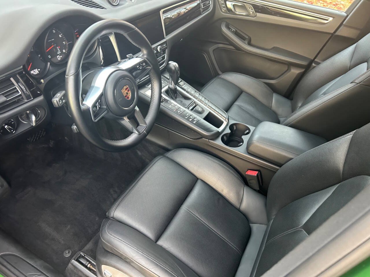 Used 2019 Porsche Macan AWD/4WD image 36