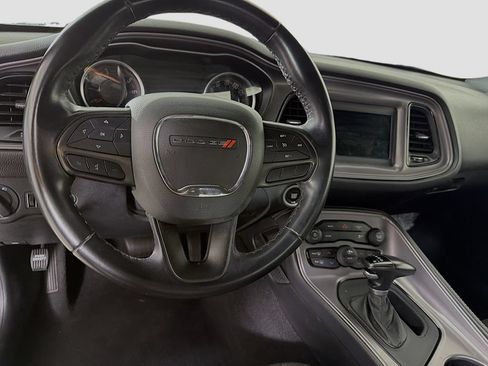 Used 2023 Dodge Challenger SXT RWD image 15