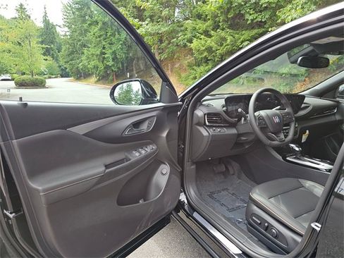 New 2025 Buick Envista Avenir image 19