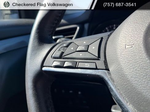 Used 2019 Nissan Rogue SV image 36