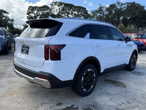 New 2026 Kia Sorento S w/ S Panoramic Sunroof Package image 4