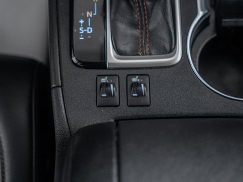 Used 2019 Toyota Highlander SE image 27