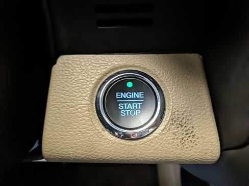 Used 2017 Ford F150 Lariat w/ Equipment Group 502A Luxury AWD/4WD image 29