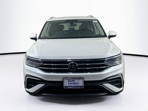 Used 2023 Volkswagen Tiguan SE image 2