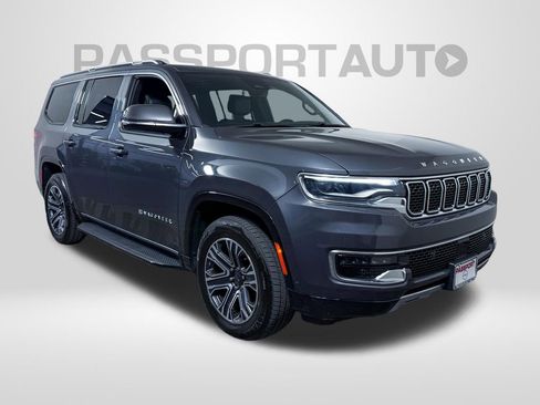 Used 2022 Jeep Wagoneer Series III AWD/4WD image 3