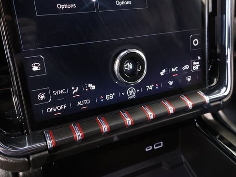 Used 2025 GMC Yukon XL AT4 w/ AT4 Premium Package image 7