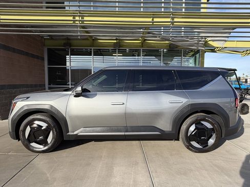 Used 2024 Kia EV9 Light Long Range image 7