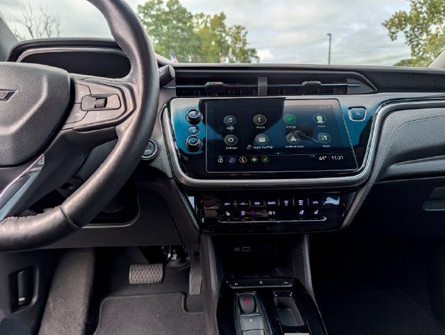 Used 2023 Chevrolet Bolt LT w/ Infotainment Package FWD image 18