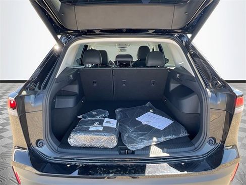New 2025 Volkswagen Tiguan SE image 25