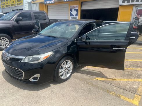 Used 2015 Toyota Avalon XLE FWD image 9